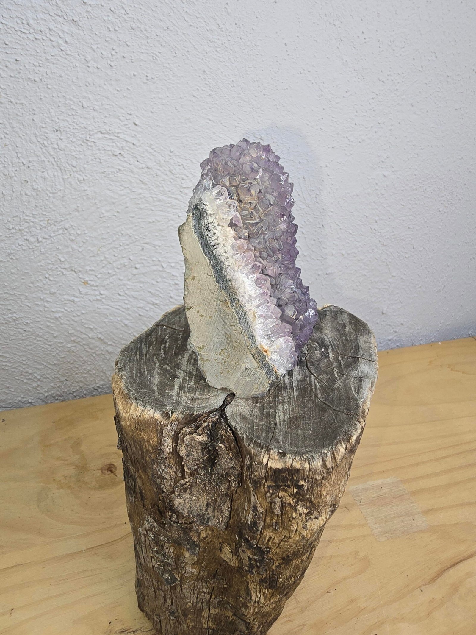 Piña de Amatista formacion vertical, mineral natural - La Cantera del Ebro