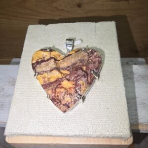 Colgante de Jaspe de Tortosa (Broccatello di Spagna) corazon en bruto con plata 925