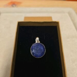 Colgante Zafiro Azul Engarzado en Plata de 925 Joyería Fina para Mujer