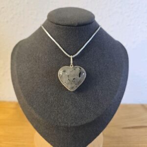 Colgante corazon cuarzo con turmalina y plata 925